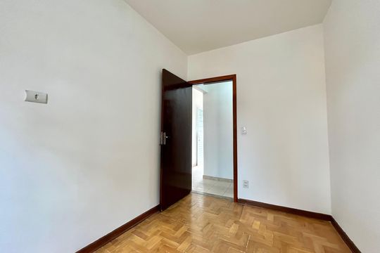 Quarto 2 de casa para alugar com 3 quartos, 80m² em Jardim Jabaquara, São Paulo