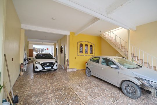Garagem de casa à venda com 3 quartos, 290m² em Burgo Paulista, São Paulo