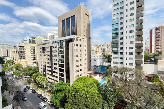 Vista da Suíte de apartamento à venda com 4 quartos, 140m² em Funcionários, Belo Horizonte