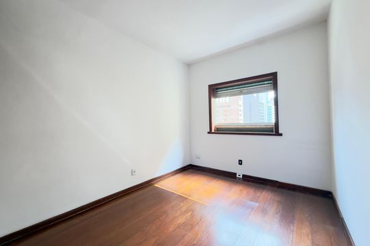Apartamento à venda com 4 quartos, 140m² em Funcionários, Belo Horizonte