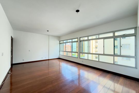Sala de apartamento à venda com 4 quartos, 140m² em Funcionários, Belo Horizonte