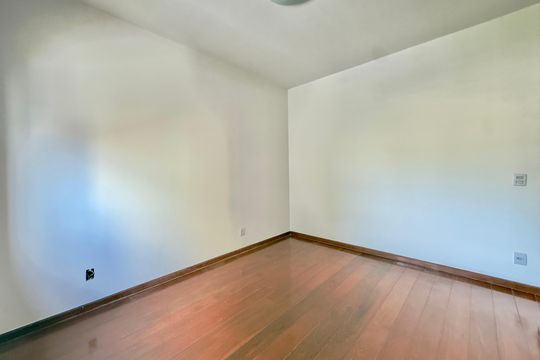 Apartamento à venda com 4 quartos, 140m² em Funcionários, Belo Horizonte