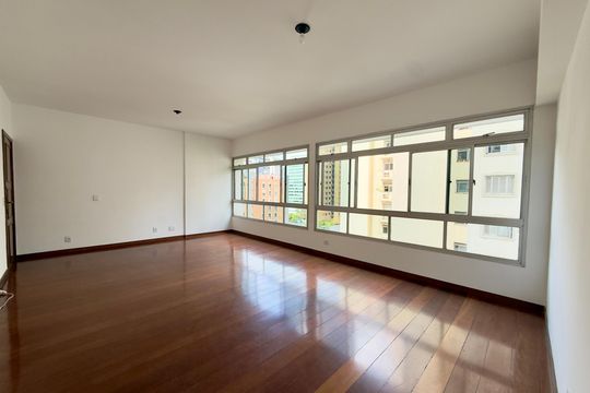 Apartamento à venda com 4 quartos, 140m² em Funcionários, Belo Horizonte