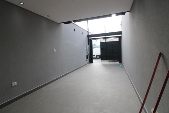 Garagem de casa à venda com 3 quartos, 145m² em Vila Santana, São Paulo