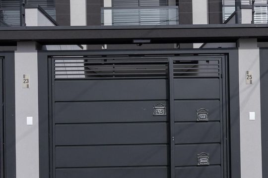 Fachada de casa à venda com 3 quartos, 145m² em Vila Santana, São Paulo