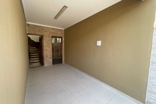 Garagem de casa para alugar com 3 quartos, 160m² em Vila Valenca, São Vicente