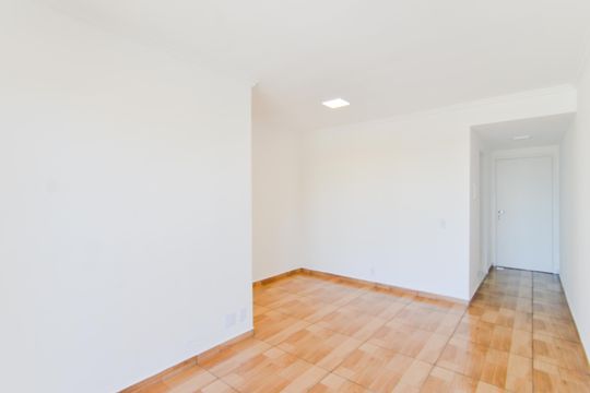 Sala  de apartamento para alugar com 3 quartos, 64m² em Vila das Bandeiras, Guarulhos