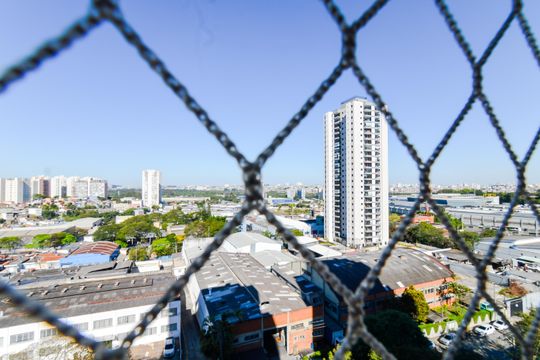 Vista Quarto 2  de apartamento para alugar com 3 quartos, 64m² em Vila das Bandeiras, Guarulhos
