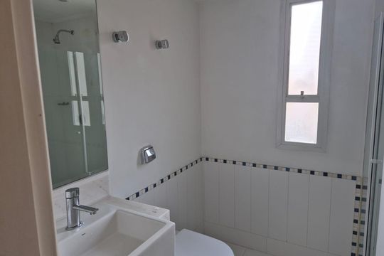 Banheiro de apartamento à venda com 3 quartos, 104m² em Campo Belo, São Paulo