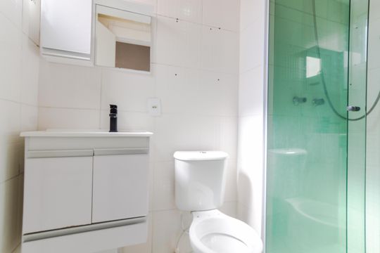 Banheiro  de apartamento para alugar com 2 quartos, 44m² em Ponte Grande, Guarulhos