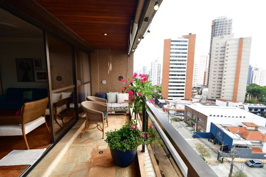 Sala - Sacada de apartamento à venda com 3 quartos, 236m² em Cambuí, Campinas