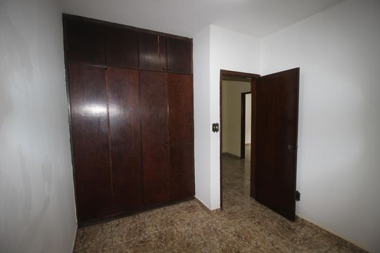 Quarto 3 de casa para alugar com 4 quartos, 245m² em Jardim Santa Rosália, Sorocaba
