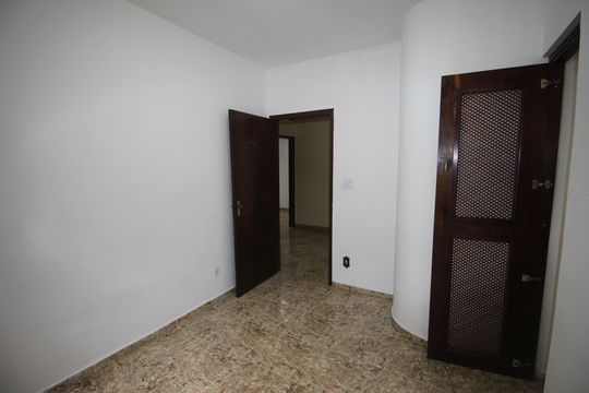 Casa para alugar com 4 quartos, 245m² em Jardim Santa Rosália, Sorocaba