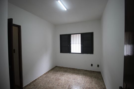 Casa para alugar com 4 quartos, 245m² em Jardim Santa Rosália, Sorocaba