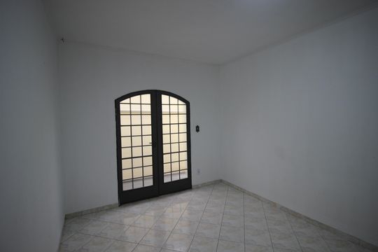 Escritório de casa para alugar com 4 quartos, 245m² em Jardim Santa Rosália, Sorocaba