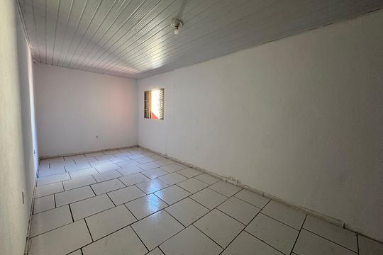 Quarto de casa para alugar com 1 quarto, 80m² em Vila Osasco, Osasco