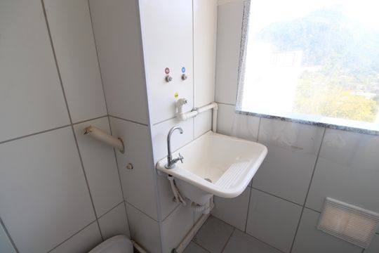 Área de serviço de apartamento para alugar com 2 quartos, 44m² em Jacarepaguá, Rio de Janeiro