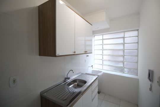 Cozinha de apartamento para alugar com 0 quarto, 37m² em Cristo Redentor, Porto Alegre
