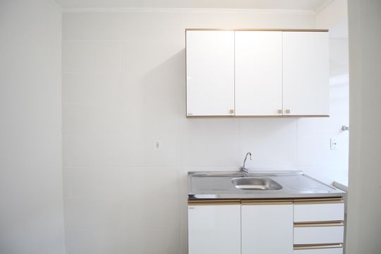 Cozinha de apartamento para alugar com 0 quarto, 37m² em Cristo Redentor, Porto Alegre