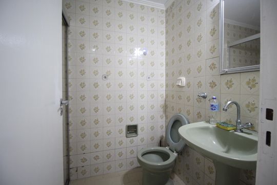 Banheiro de apartamento para alugar com 0 quarto, 37m² em Cristo Redentor, Porto Alegre
