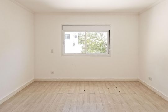 Casa à venda com 5 quartos, 330m² em Vila Palmeiras, São Paulo