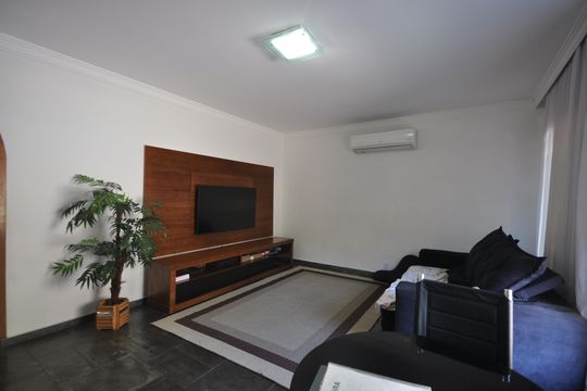 Sala de casa à venda com 4 quartos, 500m² em Tremembé, São Paulo