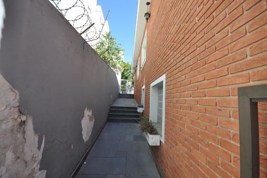 Entrada de serviço de casa à venda com 4 quartos, 500m² em Tremembé, São Paulo