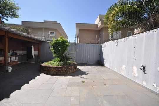 Quintal de casa à venda com 4 quartos, 500m² em Tremembé, São Paulo
