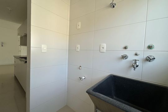 Área de Serviço de apartamento para alugar com 2 quartos, 112m² em Centro, Florianópolis