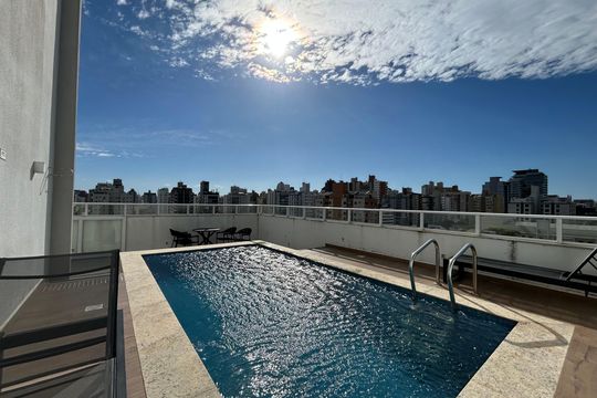 Área comum - Piscina de apartamento para alugar com 2 quartos, 112m² em Centro, Florianópolis