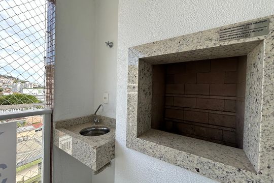 Varanda de apartamento para alugar com 2 quartos, 112m² em Centro, Florianópolis