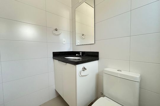 Banheiro  de apartamento para alugar com 2 quartos, 112m² em Centro, Florianópolis