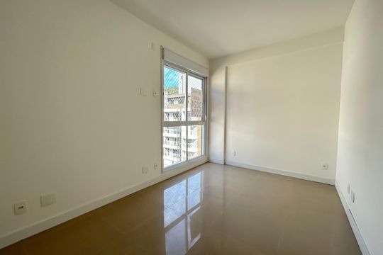 Suíte  de apartamento para alugar com 2 quartos, 112m² em Centro, Florianópolis