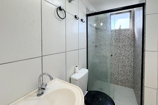 Banheiro Social de apartamento à venda com 2 quartos, 50m² em Santa Terezinha, São Bernardo do Campo