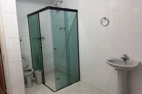 Banheiro de casa para alugar com 5 quartos, 777m² em City América, São Paulo