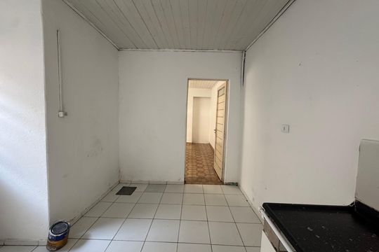 Cozinha de casa para alugar com 1 quarto, 80m² em Vila Osasco, Osasco