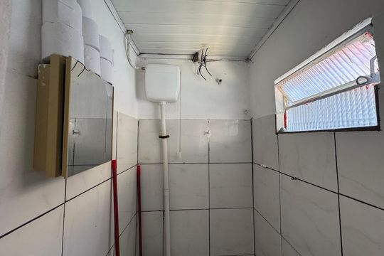 Banheiro de casa para alugar com 1 quarto, 80m² em Vila Osasco, Osasco