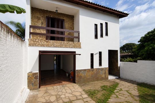Área externa de casa para alugar com 4 quartos, 200m² em Lomba do Pinheiro, Porto Alegre