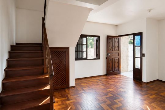 Sala de casa para alugar com 4 quartos, 200m² em Lomba do Pinheiro, Porto Alegre