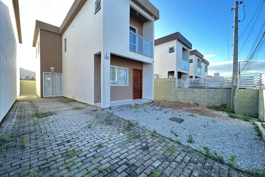 Garagem de casa para alugar com 3 quartos, 125m² em Campeche Central, Florianópolis