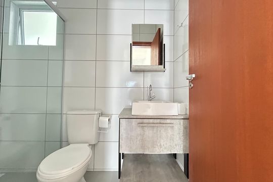 Banheiro de casa para alugar com 3 quartos, 125m² em Campeche Central, Florianópolis