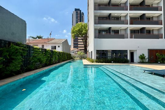 Piscina  de kitnet/studio para alugar com 1 quarto, 26m² em Pinheiros, São Paulo