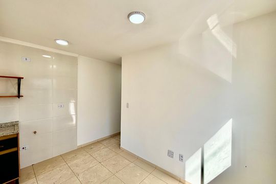 Sala/Cozinha de apartamento para alugar com 2 quartos, 37m² em Cidade Antônio Estêvão de Carvalho, São Paulo