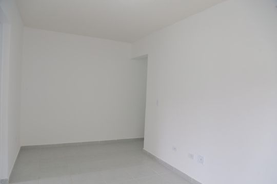 Apartamento para alugar com 2 quartos, 55m² em Vila Carmosina, São Paulo