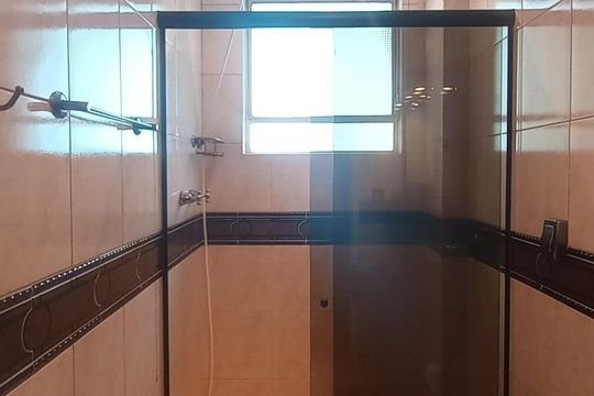 Banheiro 1 de apartamento à venda com 3 quartos, 92m² em Jardim do Salso, Porto Alegre