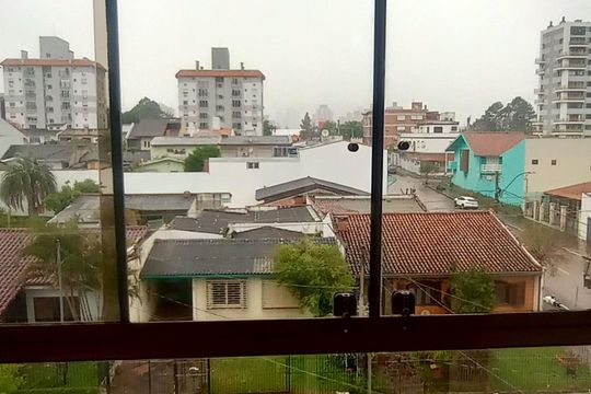 Vista de apartamento à venda com 3 quartos, 92m² em Jardim do Salso, Porto Alegre
