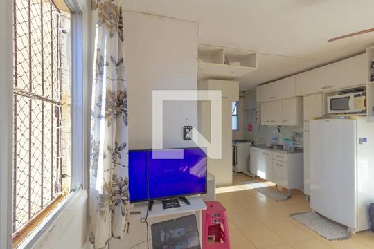 Sala de apartamento para alugar com 2 quartos, 42m² em Olaria, Canoas