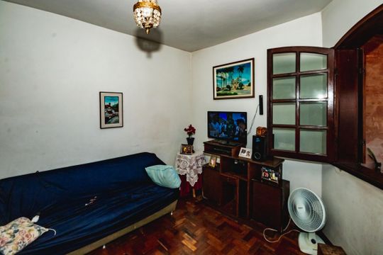 Casa para alugar com 4 quartos, 360m² em Glória, Belo Horizonte