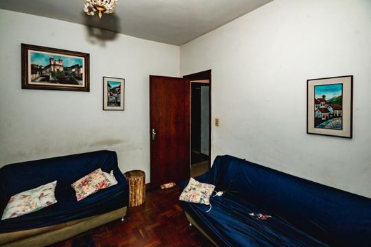 Casa para alugar com 4 quartos, 360m² em Glória, Belo Horizonte