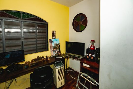 Casa para alugar com 4 quartos, 360m² em Glória, Belo Horizonte